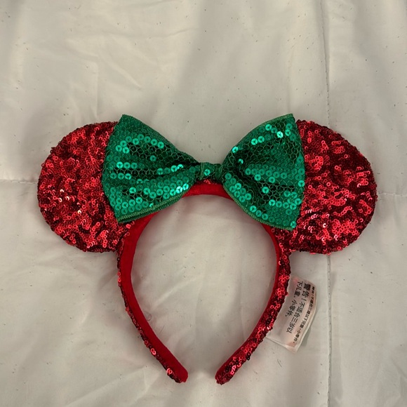 Disney Holiday Ears - Picture 1 of 3